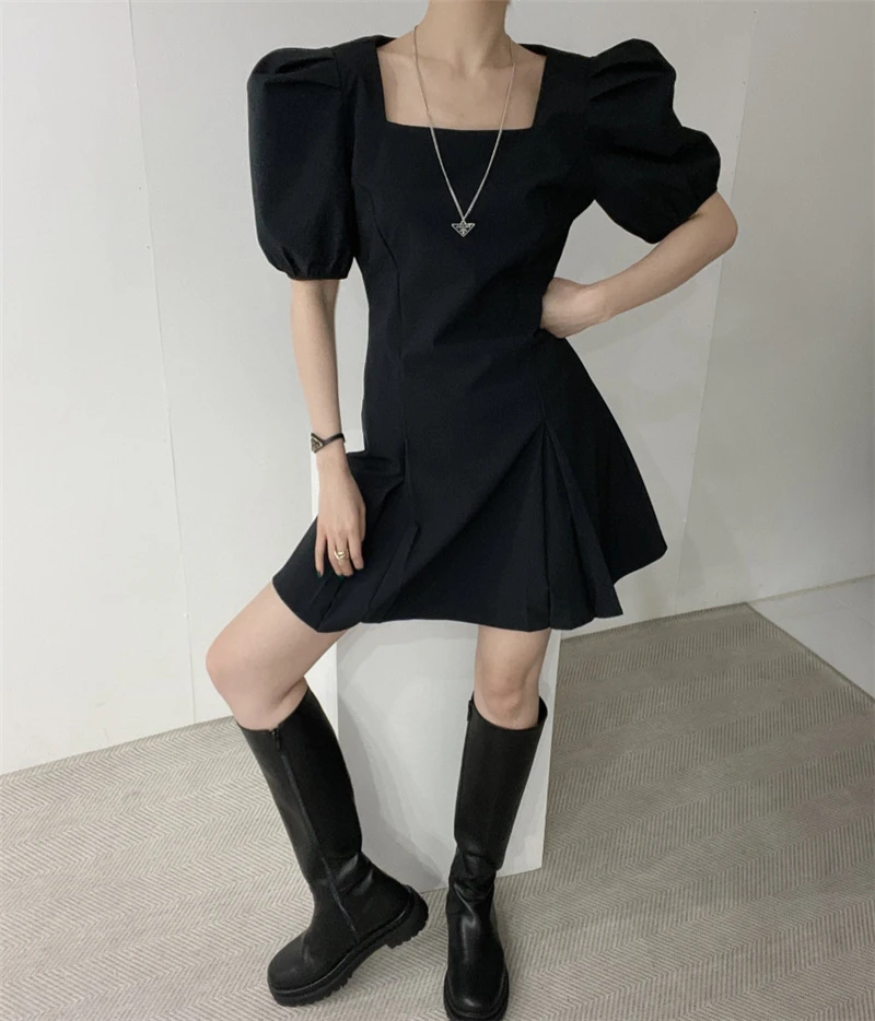 New 2021 Women Summer Mini Dresses Puff Sleeve Fashionable Chic Square Collar Elegant High Waist Vintage Dress
New 2021 Women Summer Mini Dresses Puff Sleeve Fashionable Chic Square Collar Elegant High Waist Vintage Dress