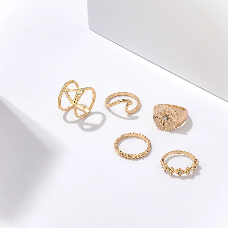 5 Pcs New Triangle Star Wave Combination Rings 
5 Pcs New Triangle Star Wave Combination Rings