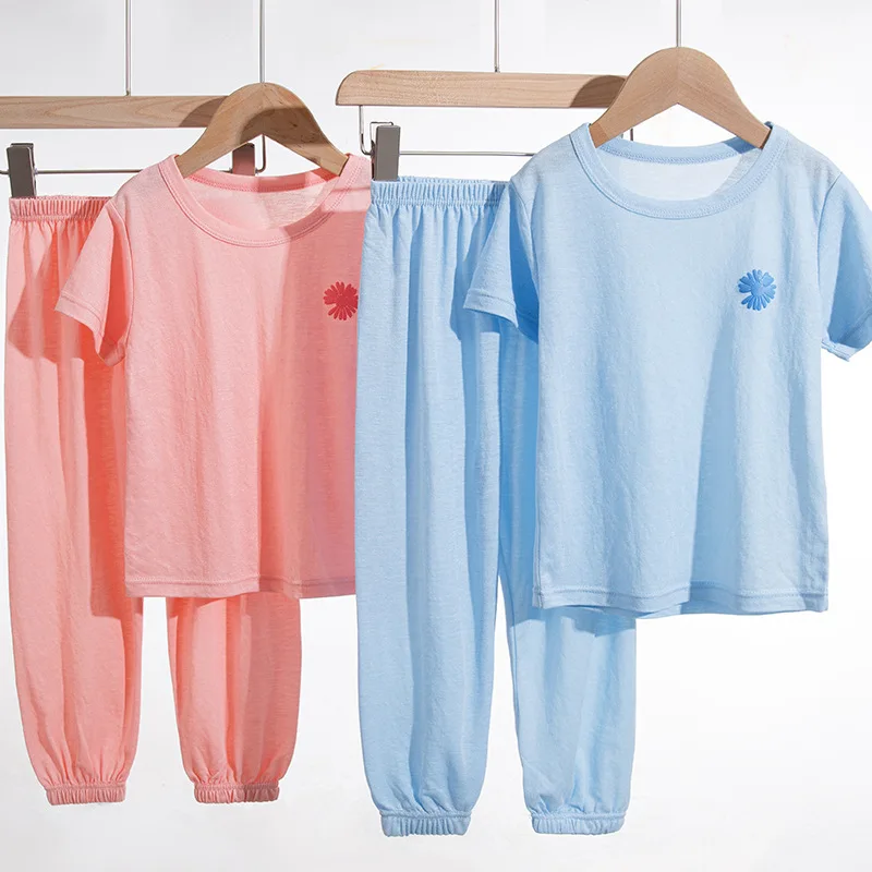 Boys' Girls Pajamas Set Ice Silk Children Air-conditioning Sleepwear Summer Thin Short-sleeved Tops & Long Trousers 3-9Years Old
Boys' Girls Pajamas Set Ice Silk Children Air-conditioning Sleepwear Summer Thin Short-sleeved Tops & Long Trousers 3-9Years Old