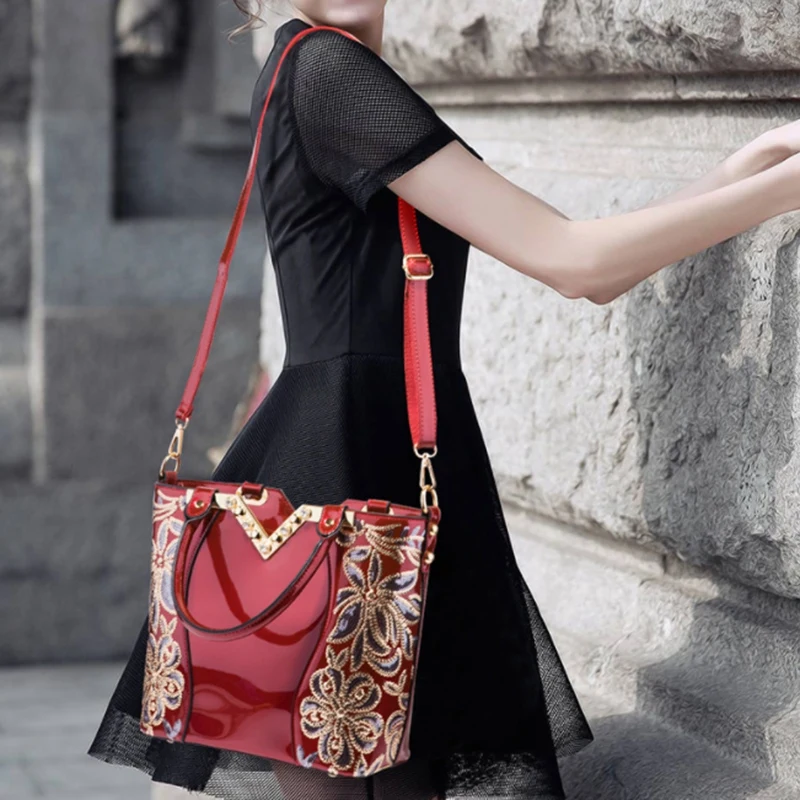 Patent Leather Shoulder Bag Female Evening Party Bags Large Capacity
Patent Leather Shoulder Bag Female Evening Party Bags Large Capacity