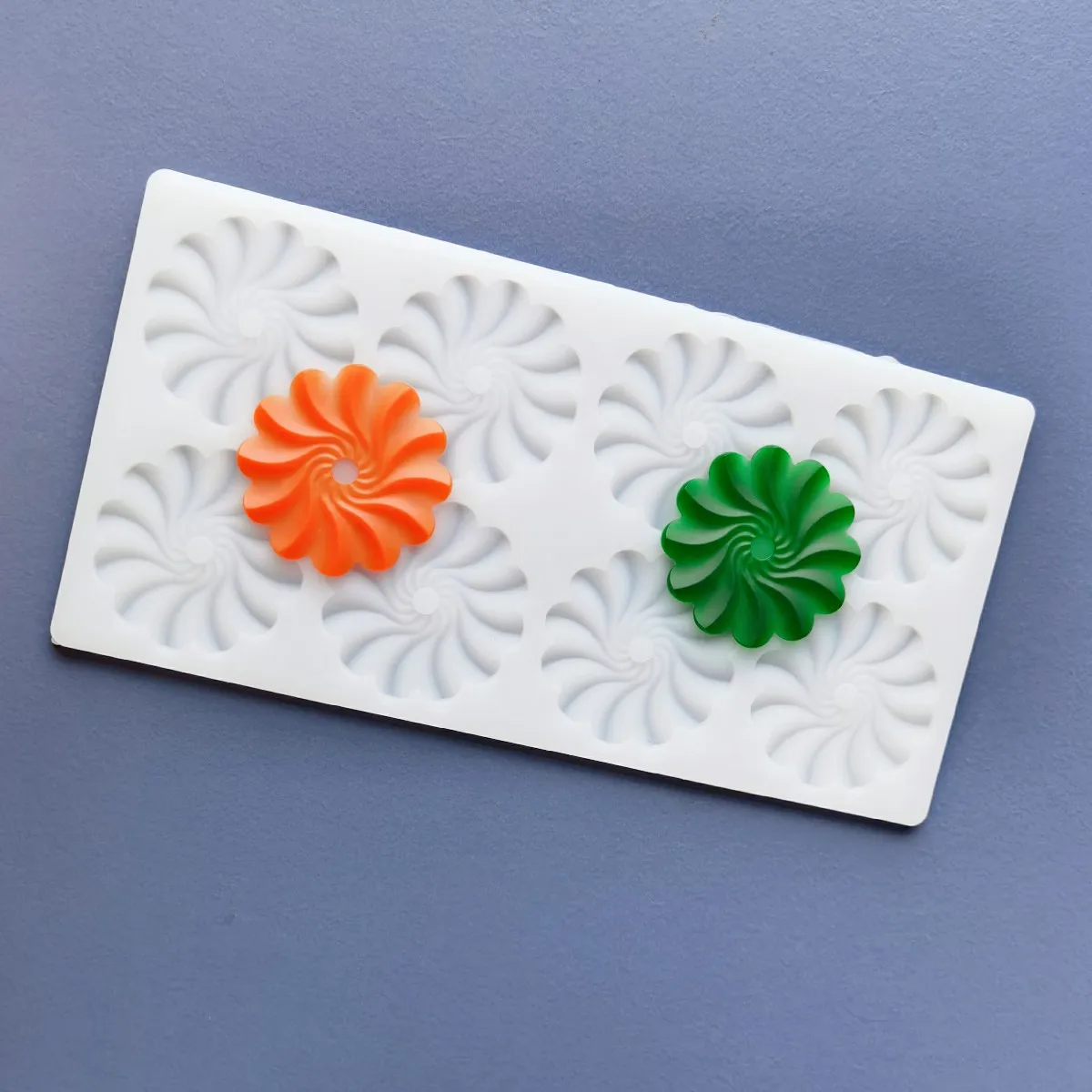 Hot DIY 3D Ruffled Flower Shape Silicone Mold Cake Decorating Tools Cupcake Chocolate Mould Decor Muffin Pan Baking Stencil
Hot DIY 3D Ruffled Flower Shape Silicone Mold Cake Decorating Tools Cupcake Chocolate Mould Decor Muffin Pan Baking Stencil
