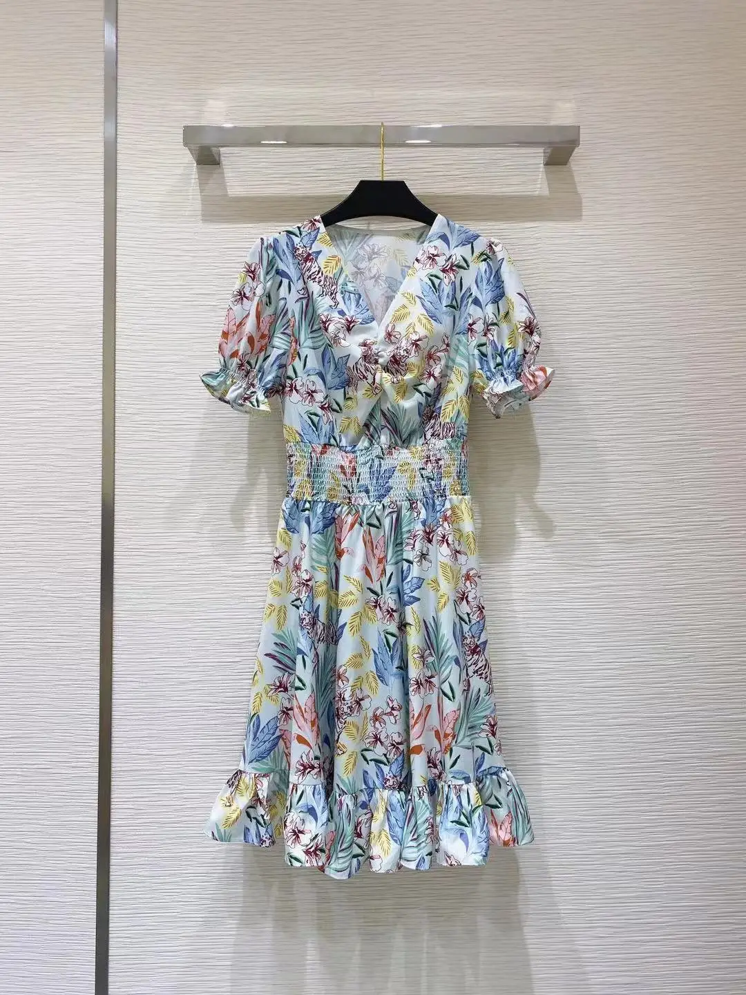 Fashion Runway Summer Short Sleeve Dress Ladies elastic Waist Floral Print Elegant Holiday Cute Knee-Length Dress
Fashion Runway Summer Short Sleeve Dress Ladies elastic Waist Floral Print Elegant Holiday Cute Knee-Length Dress