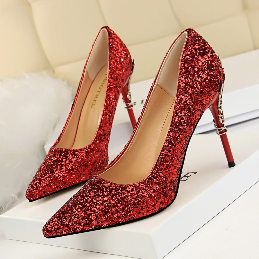 2021 fashion sexy women's high heels night club women's shoes metal heel thin heel shallow mouth pointed Sequin single shoes
2021 fashion sexy women's high heels night club women's shoes metal heel thin heel shallow mouth pointed Sequin single shoes