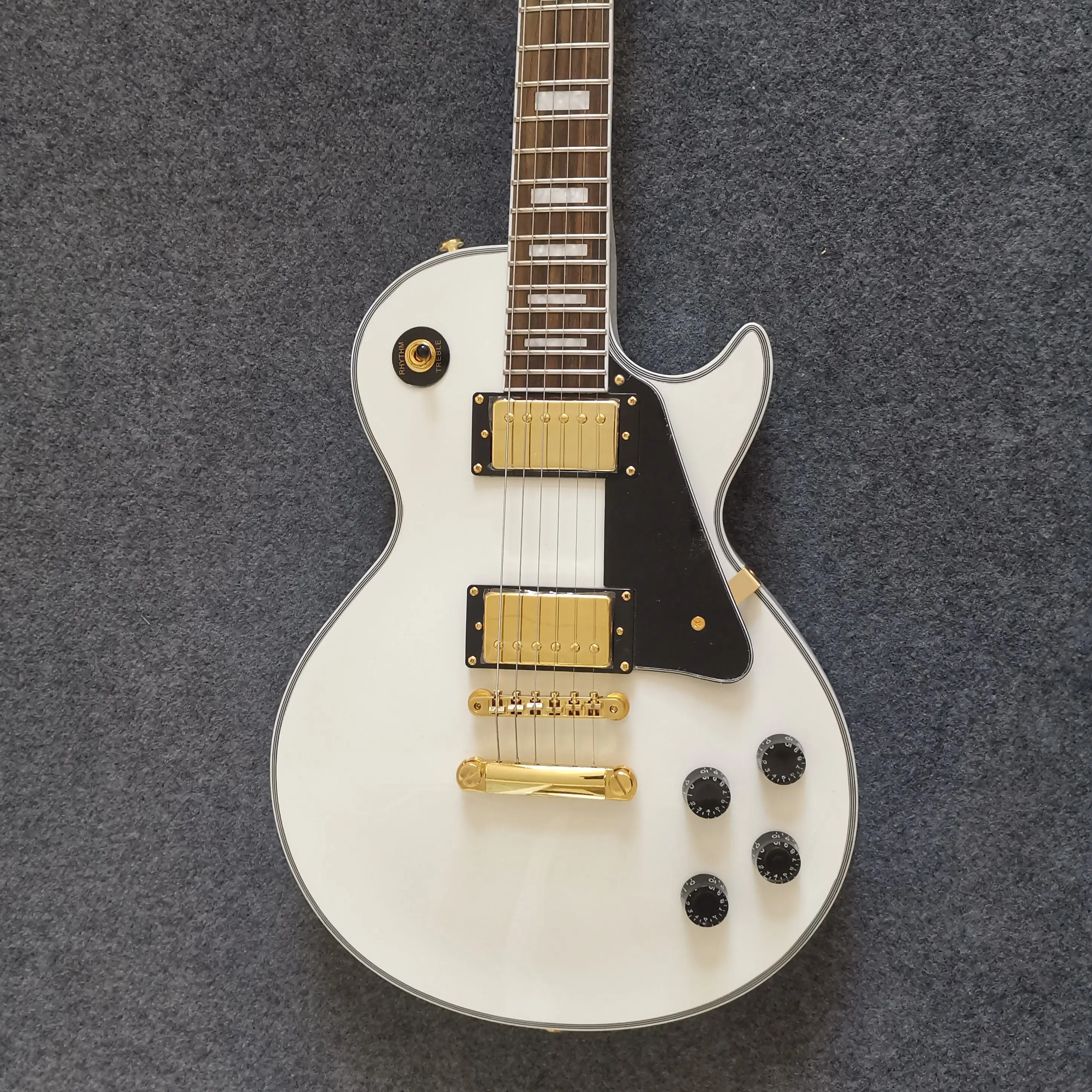 1989 Custom Electric Guitar Alpine White Tune-o-Matic Bridge Mahogany Body Rosewood Fingerboard High Quality Free Shipping
1989 Custom Electric Guitar Alpine White Tune-o-Matic Bridge Mahogany Body Rosewood Fingerboard High Quality Free Shipping
