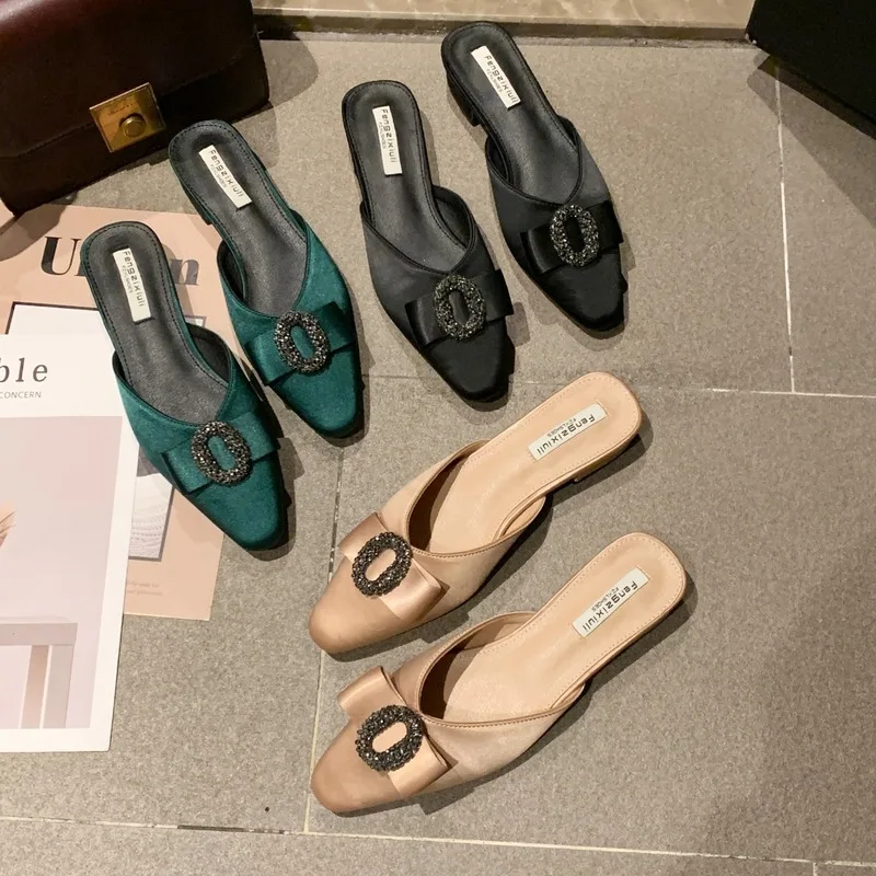 2020 New Women Shoes Woman Mules Cover Toe Square Heels Sexy Ladies Shoes Female Slippers Metal Buckle Bow Knot Slides
2020 New Women Shoes Woman Mules Cover Toe Square Heels Sexy Ladies Shoes Female Slippers Metal Buckle Bow Knot Slides