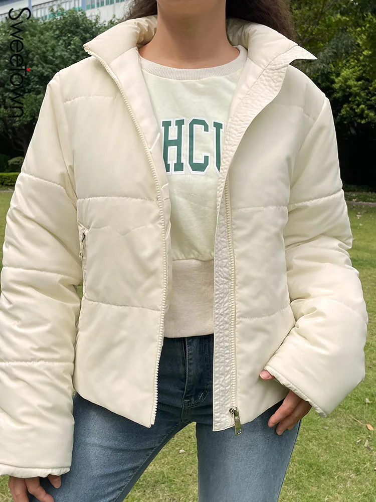 Куртка женская зимняя стеганая на молнии с высоким воротником
Куртка женская зимняя стеганая на молнии с высоким воротником