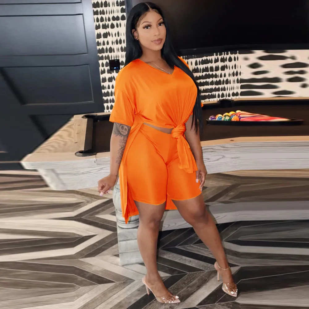 Женский спортивный комплект из двух предметов, футболка с высоким разрезом и коротким рукавом
Женский спортивный комплект из двух предметов, футболка с высоким разрезом и коротким рукавом