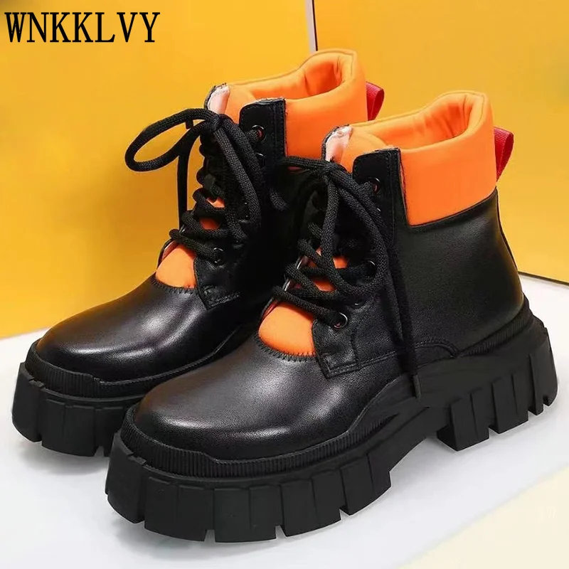 Женские ботильоны на платформе, осенне-зимние ботинки мартинсы из натуральной кожи на плоской подошве, короткие ботинки на шнуровке с кругл...
Женские ботильоны на платформе, осенне-зимние ботинки мартинсы из натуральной кожи на плоской подошве, короткие ботинки на шнуровке с кругл...