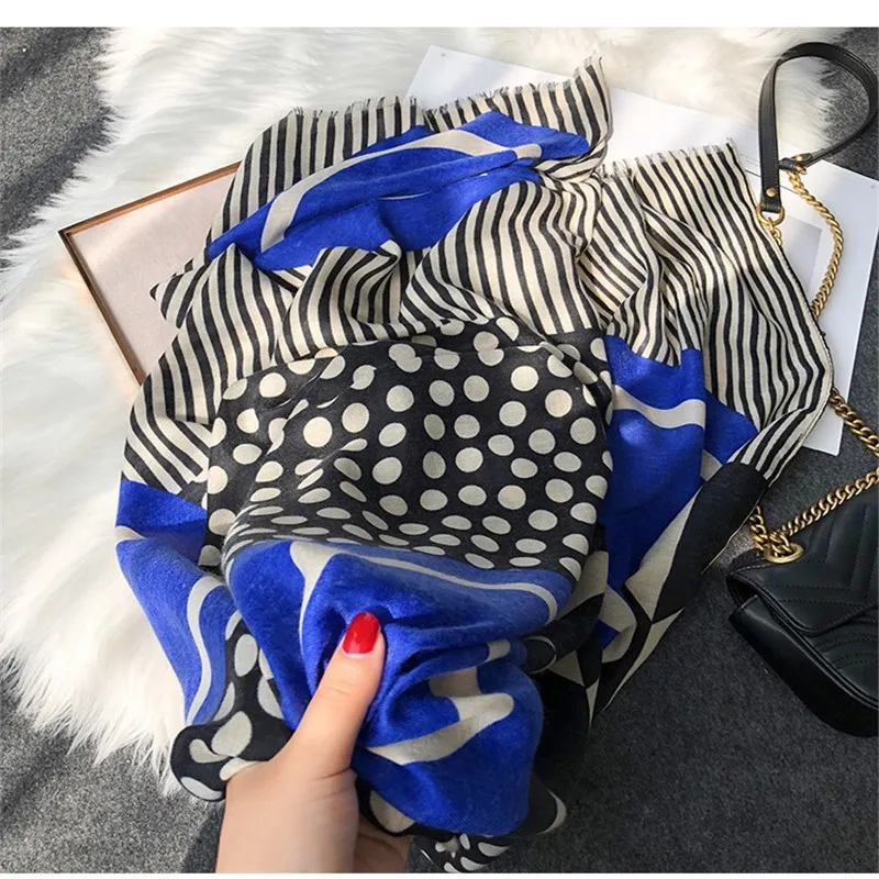 2021 New Style Luxury Brand Spring And Summer Fashion Headcloth Women Dot Print Cotton Scarf Ladies Popular Beach Big Shawl
2021 New Style Luxury Brand Spring And Summer Fashion Headcloth Women Dot Print Cotton Scarf Ladies Popular Beach Big Shawl