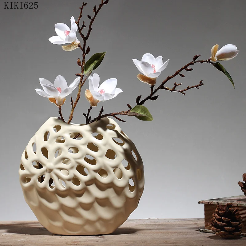 Round Beige Hollow Ceramic Vase Floral Arrangement Dried Flowers Desktop Ornaments Abstract Art Vase Porcelain Crafts Home Decor
Round Beige Hollow Ceramic Vase Floral Arrangement Dried Flowers Desktop Ornaments Abstract Art Vase Porcelain Crafts Home Decor