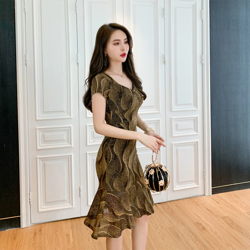 2021 Summer High End Women Dresses Sexy Party Vintage Elegant Slim Wrap Bandage Bright Silk V-Neck Bodycon Mermaid Dress Vestido
2021 Summer High End Women Dresses Sexy Party Vintage Elegant Slim Wrap Bandage Bright Silk V-Neck Bodycon Mermaid Dress Vestido