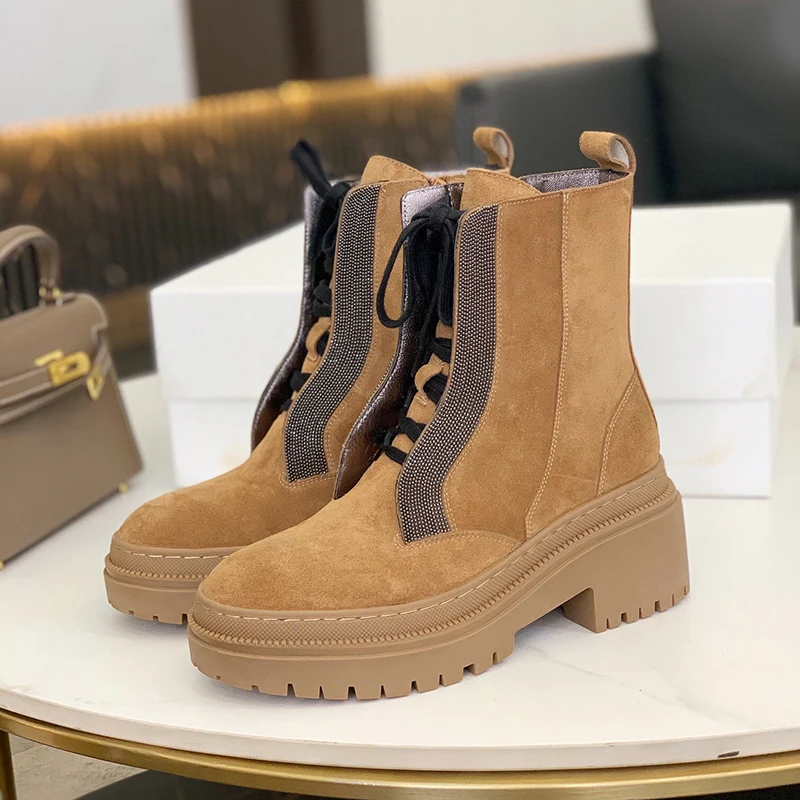 Donna-in 2022 New Camel Winter Martin Boots For Women Luxury Calf Suede Platform Lace Up Thick Heel Ankle Booties Top Quality
Donna-in 2022 New Camel Winter Martin Boots For Women Luxury Calf Suede Platform Lace Up Thick Heel Ankle Booties Top Quality