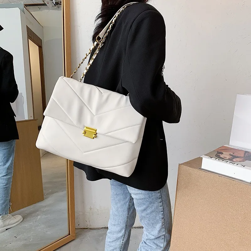 2021 New Fashion Bag Large-Capacity Contrasting Color Messenger Bag Pu Women's Shoulder Bag 
2021 New Fashion Bag Large-Capacity Contrasting Color Messenger Bag Pu Women's Shoulder Bag