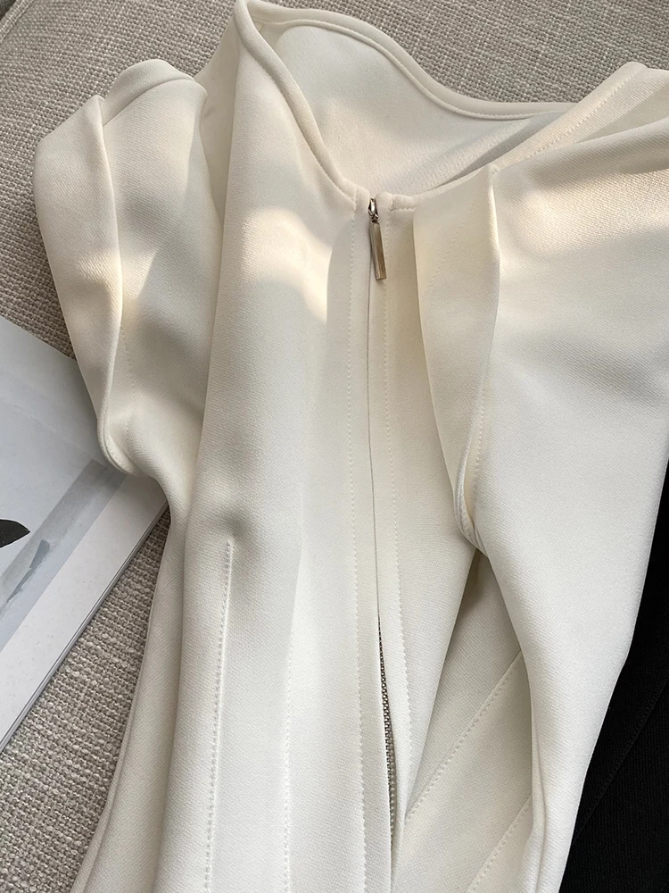 2021 summer new women's satin short-sleeved dress French style niche fashion simple celebrity temperament mid-length white skirt
2021 summer new women's satin short-sleeved dress French style niche fashion simple celebrity temperament mid-length white skirt