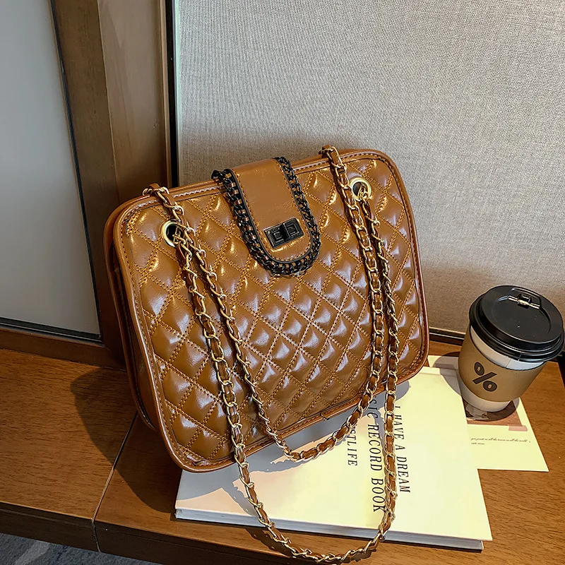 High-quality Ladies Rhombus Chain Bag 2021 New Fashion Patent Leather Shoulder Messenger Korean Version of The Net Red Chain Bag
High-quality Ladies Rhombus Chain Bag 2021 New Fashion Patent Leather Shoulder Messenger Korean Version of The Net Red Chain Bag