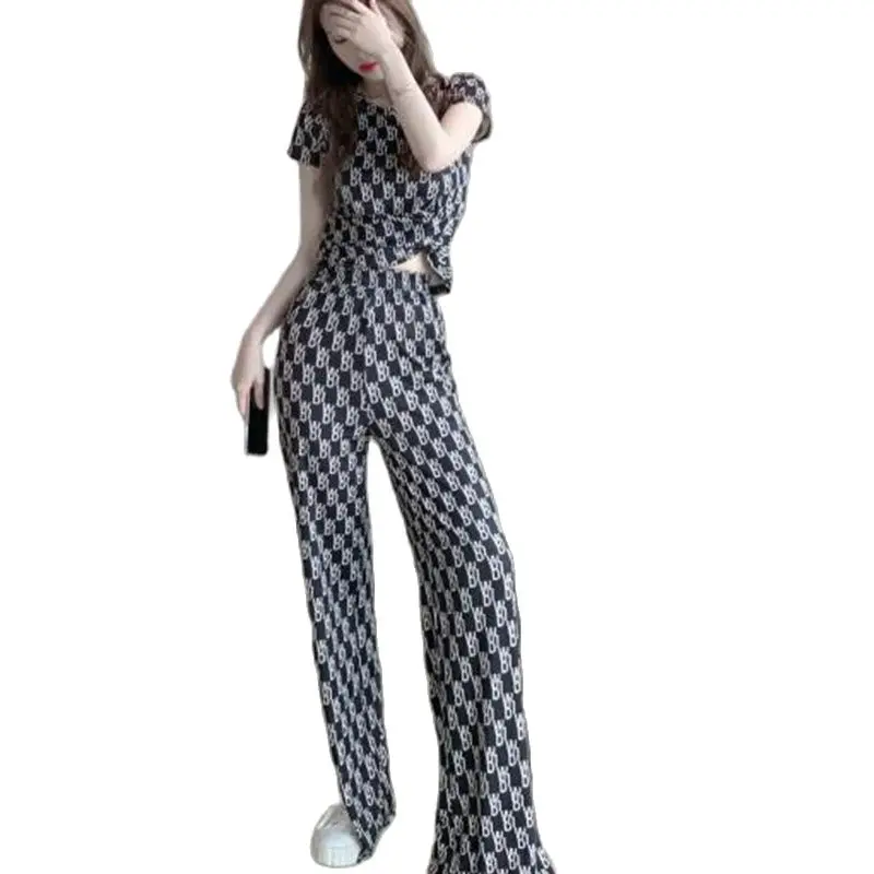 Fashion Suit Women's Short Sleeve T-shirt + High Waist Straight Loose Pants Two Piece Suit
Fashion Suit Women's Short Sleeve T-shirt + High Waist Straight Loose Pants Two Piece Suit