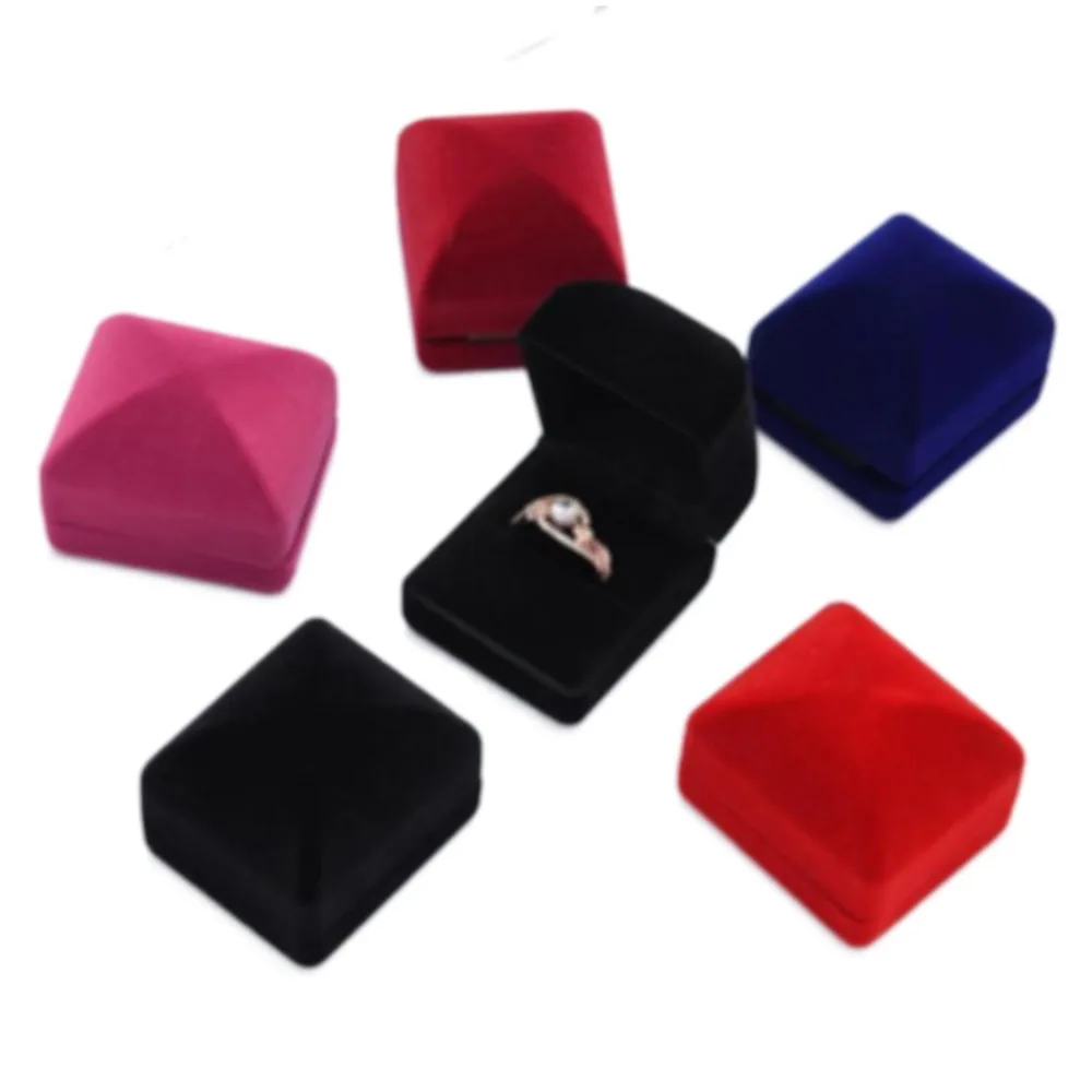 100pcs Flocking Jewelry Box 4.8x4.8c Arch Top Velvet Ring Boxes Jewelry Storage Case Gift Boxes Jewelry Display Case
100pcs Flocking Jewelry Box 4.8x4.8c Arch Top Velvet Ring Boxes Jewelry Storage Case Gift Boxes Jewelry Display Case