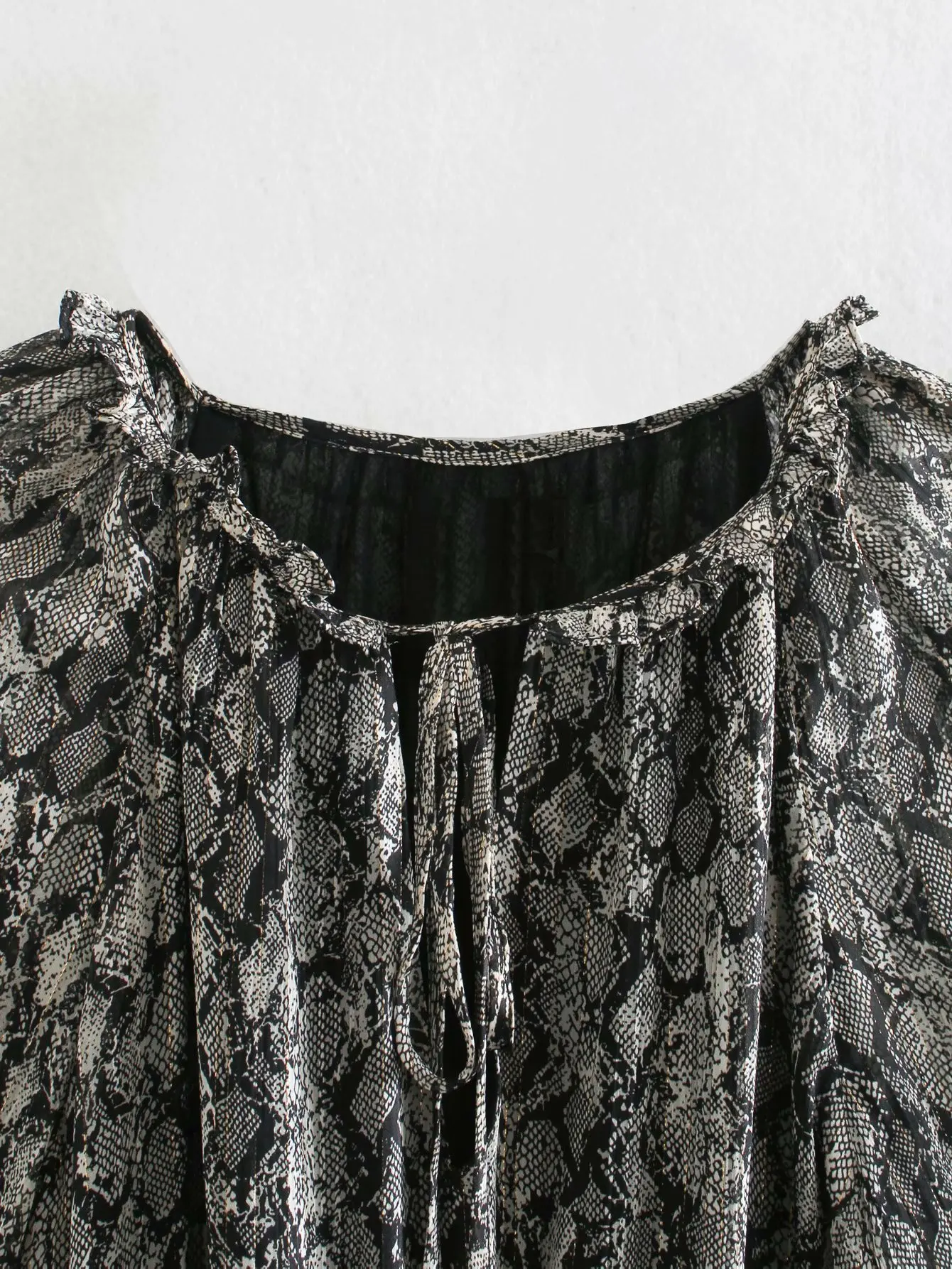 OLOMM Women's Dress Fashion Snake Print Midi Boho Ladies Slim Waist 2021 Spring
OLOMM Women's Dress Fashion Snake Print Midi Boho Ladies Slim Waist 2021 Spring