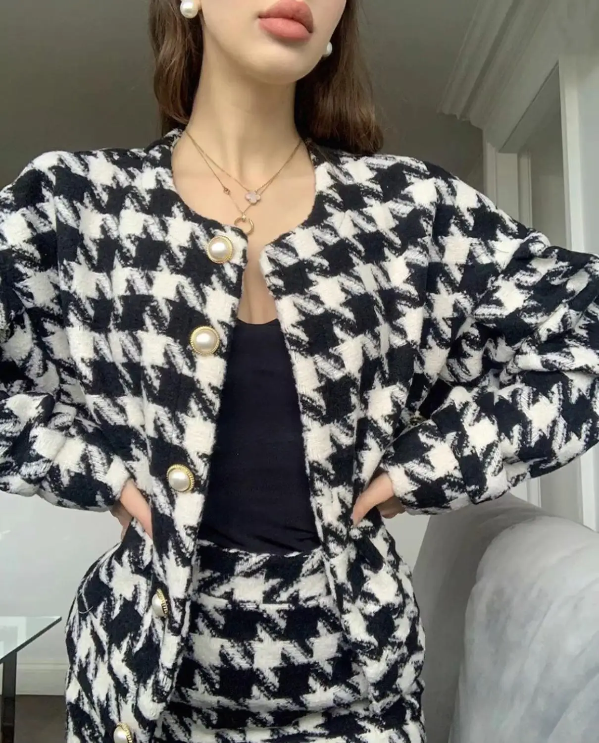 Vintage High Waist Mini Short Skirts Long Sleeve Suitssweet Women Pearl Button Black Check Gingham Plaid Blazer 2 Pieces Set
Vintage High Waist Mini Short Skirts Long Sleeve Suitssweet Women Pearl Button Black Check Gingham Plaid Blazer 2 Pieces Set