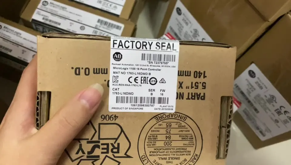 Новая искусственная кожа 7 312-1AE14-0AB0 SIMATIC S7-300 центральный процессор 312 с мпай
Новая искусственная кожа 7 312-1AE14-0AB0 SIMATIC S7-300 центральный процессор 312 с мпай