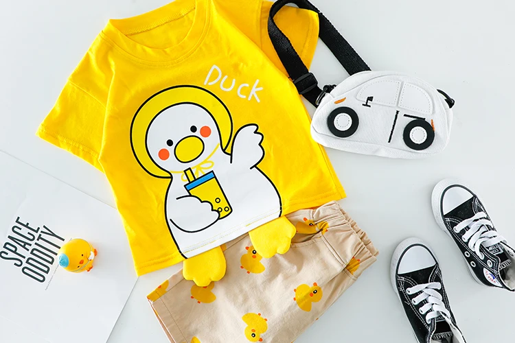 Summer Girl Suit Fashionable and Cute 2-Piece Set Cartoon Duck Short Sleeve Shorts Suit Comfortable in pure cotton
Summer Girl Suit Fashionable and Cute 2-Piece Set Cartoon Duck Short Sleeve Shorts Suit Comfortable in pure cotton