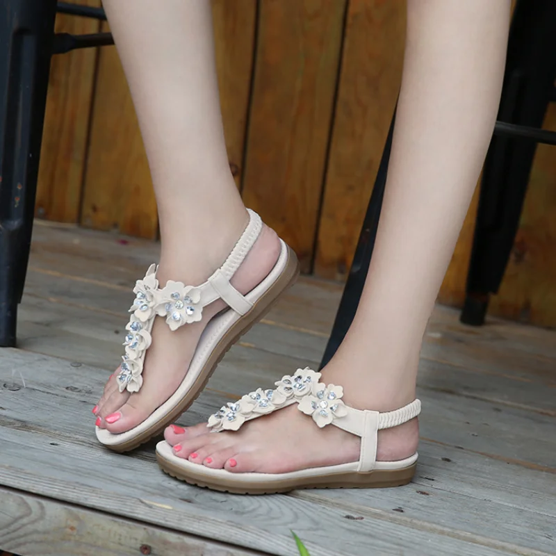 European and American Foreign Trade Flower Diamond Flat Sandals Round Head Bohemian Large Size Beach Sandals
European and American Foreign Trade Flower Diamond Flat Sandals Round Head Bohemian Large Size Beach Sandals