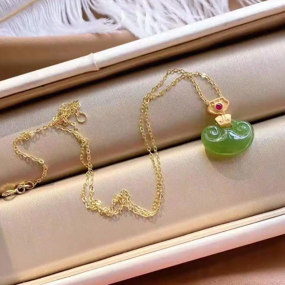 Natural Hetian Jade Green Jade Xiangyun Lock of Good Wishes Pendant S925 Sterling Silver Jade Necklace Birthday Gift Baby
Natural Hetian Jade Green Jade Xiangyun Lock of Good Wishes Pendant S925 Sterling Silver Jade Necklace Birthday Gift Baby