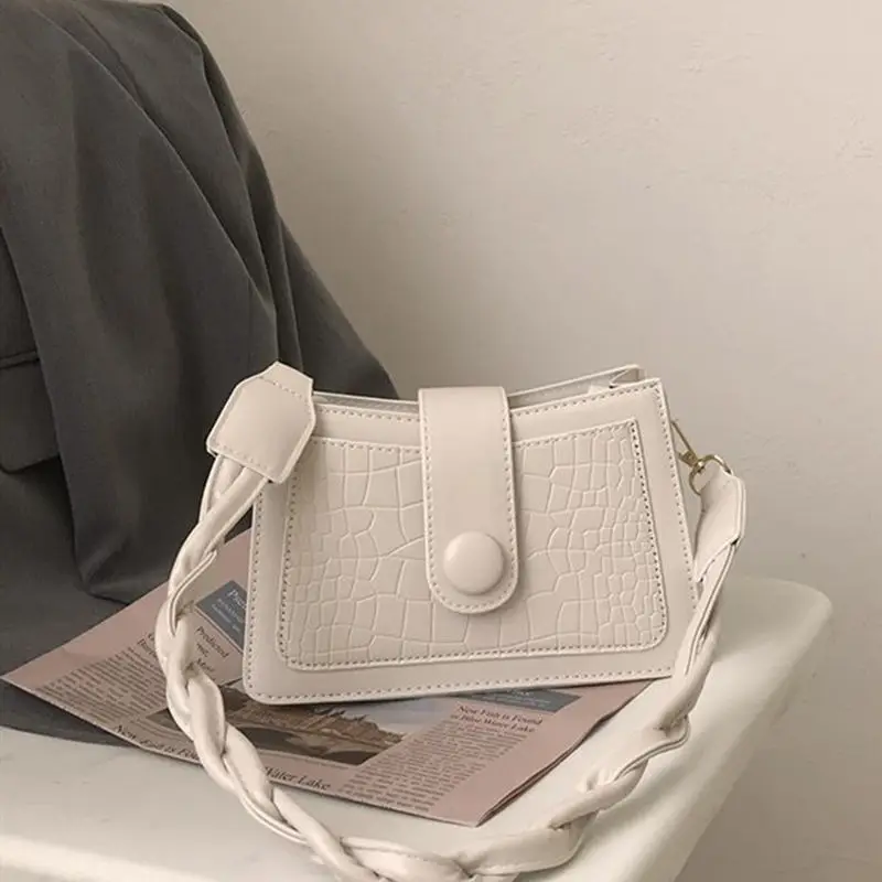 Female Leather Solid Color Chain Handbag Retro Casual Women Totes Shoulder Bags Fashion Exquisite Shopping Bag
Female Leather Solid Color Chain Handbag Retro Casual Women Totes Shoulder Bags Fashion Exquisite Shopping Bag