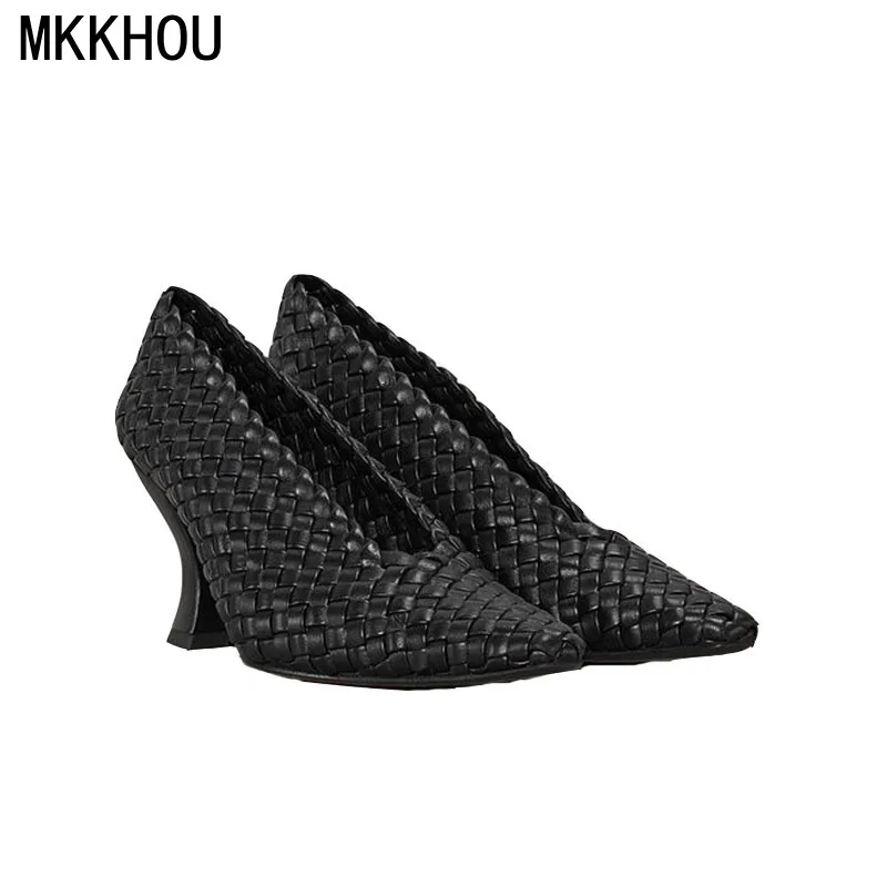 MKKHOU Fashion Single Shoes Women New Summer Retro Woven Comfortable High Heels Mother Shoes Commuter Shoes Women Large Size
MKKHOU Fashion Single Shoes Women New Summer Retro Woven Comfortable High Heels Mother Shoes Commuter Shoes Women Large Size