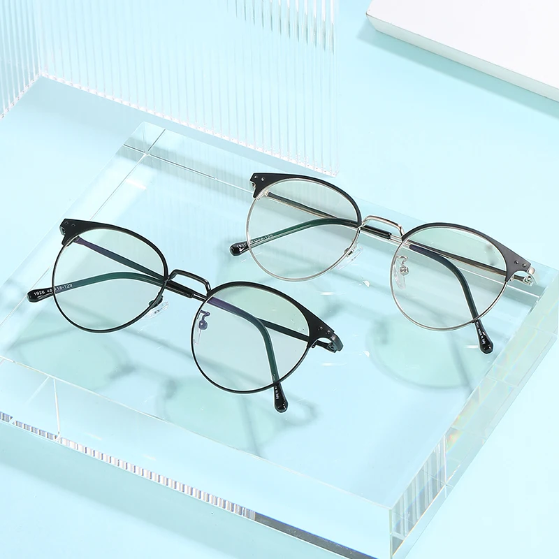 Bluelight-blocking Glasses Flat Lens with Discoloration Retro Style Round Thin Frame for Computer Workers Outdoors SWD88
Bluelight-blocking Glasses Flat Lens with Discoloration Retro Style Round Thin Frame for Computer Workers Outdoors SWD88