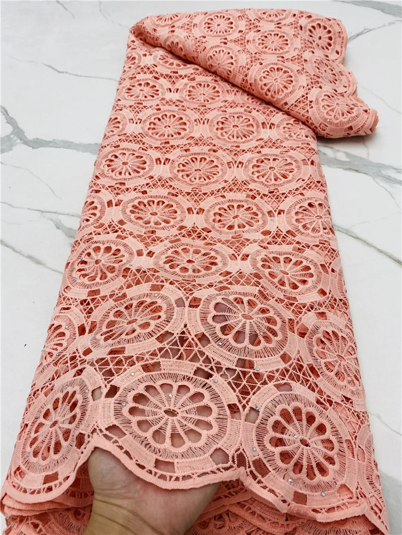 PGC Nigerian Guipure Lace Fabric 2021 High Quality Cord African Milk Silk Lace Embroidery French Lace Fabric For Dress YA4544B-3
PGC Nigerian Guipure Lace Fabric 2021 High Quality Cord African Milk Silk Lace Embroidery French Lace Fabric For Dress YA4544B-3