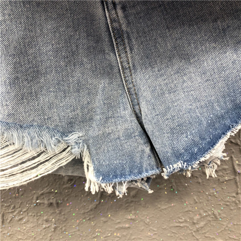 TWOTWINSTYLE Casual Asymmetrical Blue Denim Short For Women High Waist Korean Loose Shorts Skirts Female 2021 Summer Fashion New
TWOTWINSTYLE Casual Asymmetrical Blue Denim Short For Women High Waist Korean Loose Shorts Skirts Female 2021 Summer Fashion New