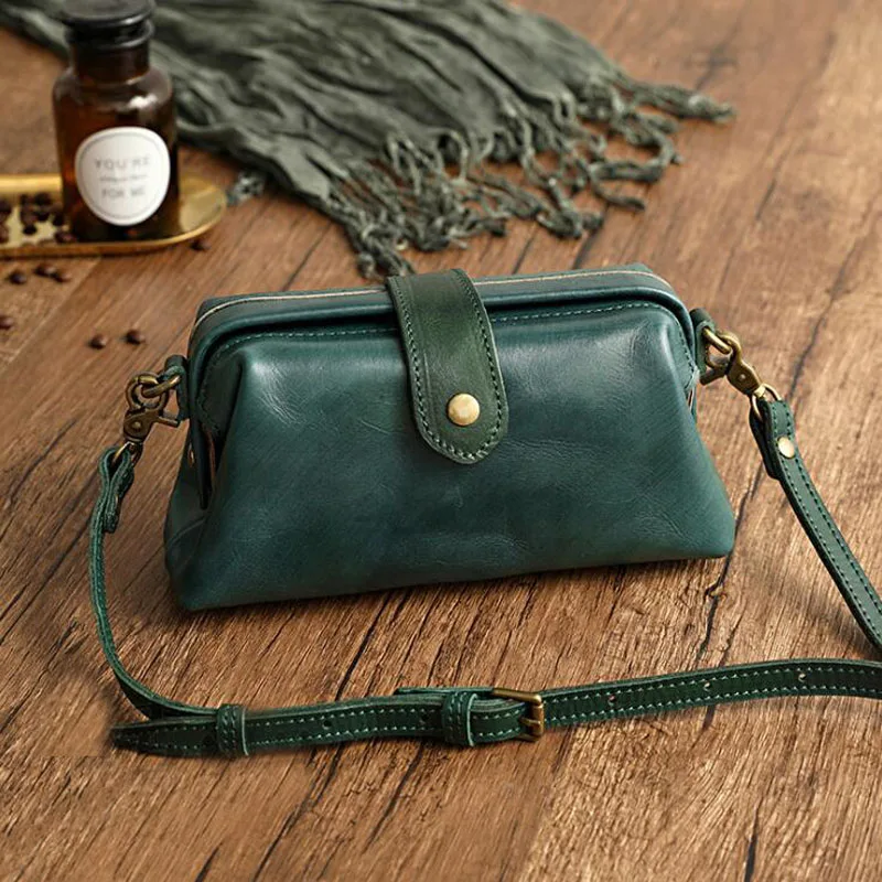 Top Quality Pure Cowhide Shoulder Bags Copper Buckle Messenger Bag Genuine Leather Fashion Ladies Crossbody Bags Female
Top Quality Pure Cowhide Shoulder Bags Copper Buckle Messenger Bag Genuine Leather Fashion Ladies Crossbody Bags Female