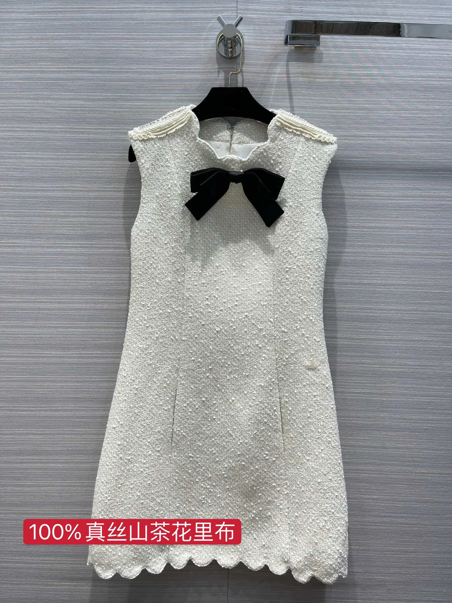 Mini Luxury Brand Bow Dress 2021 Spring Elegant Handmade Beaded Retro Floral Wave Edge 100% Silk Lining Sleeveless Short Dresses
Mini Luxury Brand Bow Dress 2021 Spring Elegant Handmade Beaded Retro Floral Wave Edge 100% Silk Lining Sleeveless Short Dresses