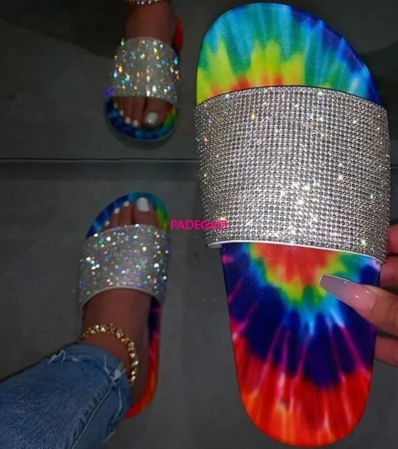 Spring/summer New 2020women Flat Bottom Rhinestone Rainbow Color Outdoor Leisure Slippers Beach Sandals Home Durable Non-slip
Spring/summer New 2020women Flat Bottom Rhinestone Rainbow Color Outdoor Leisure Slippers Beach Sandals Home Durable Non-slip