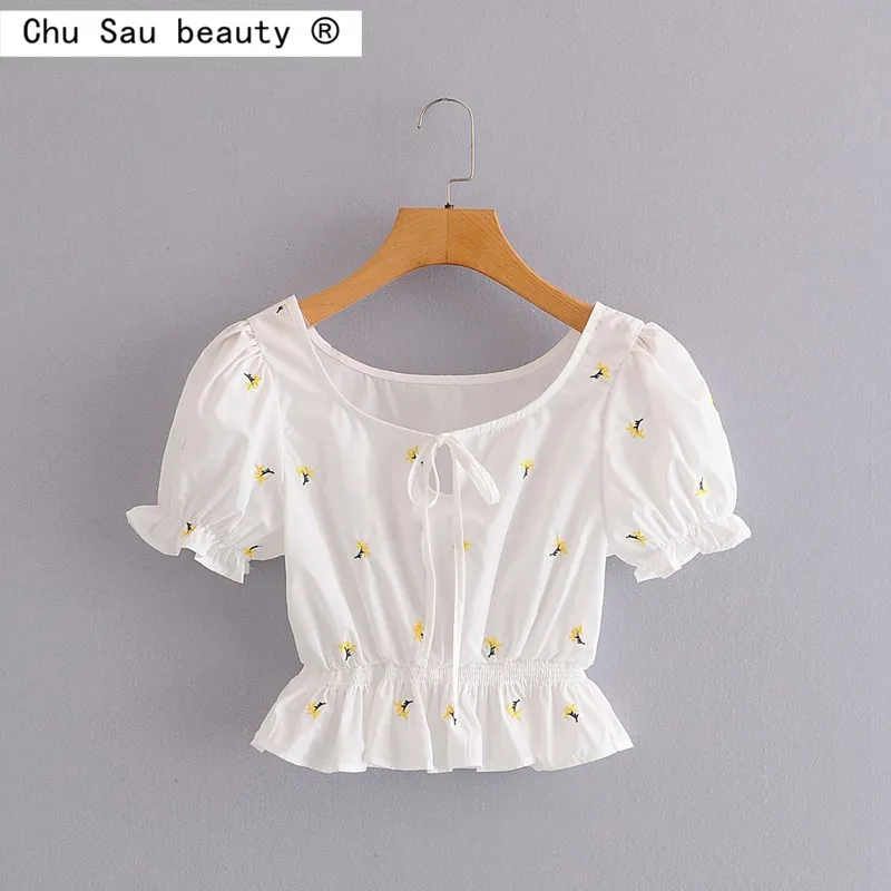 Summer Korean College Style Vintage Girl Chic Exquisite Square Neck Embroidery Floral Puff Sleeve Slim Waist Crop Tops Woman
Summer Korean College Style Vintage Girl Chic Exquisite Square Neck Embroidery Floral Puff Sleeve Slim Waist Crop Tops Woman