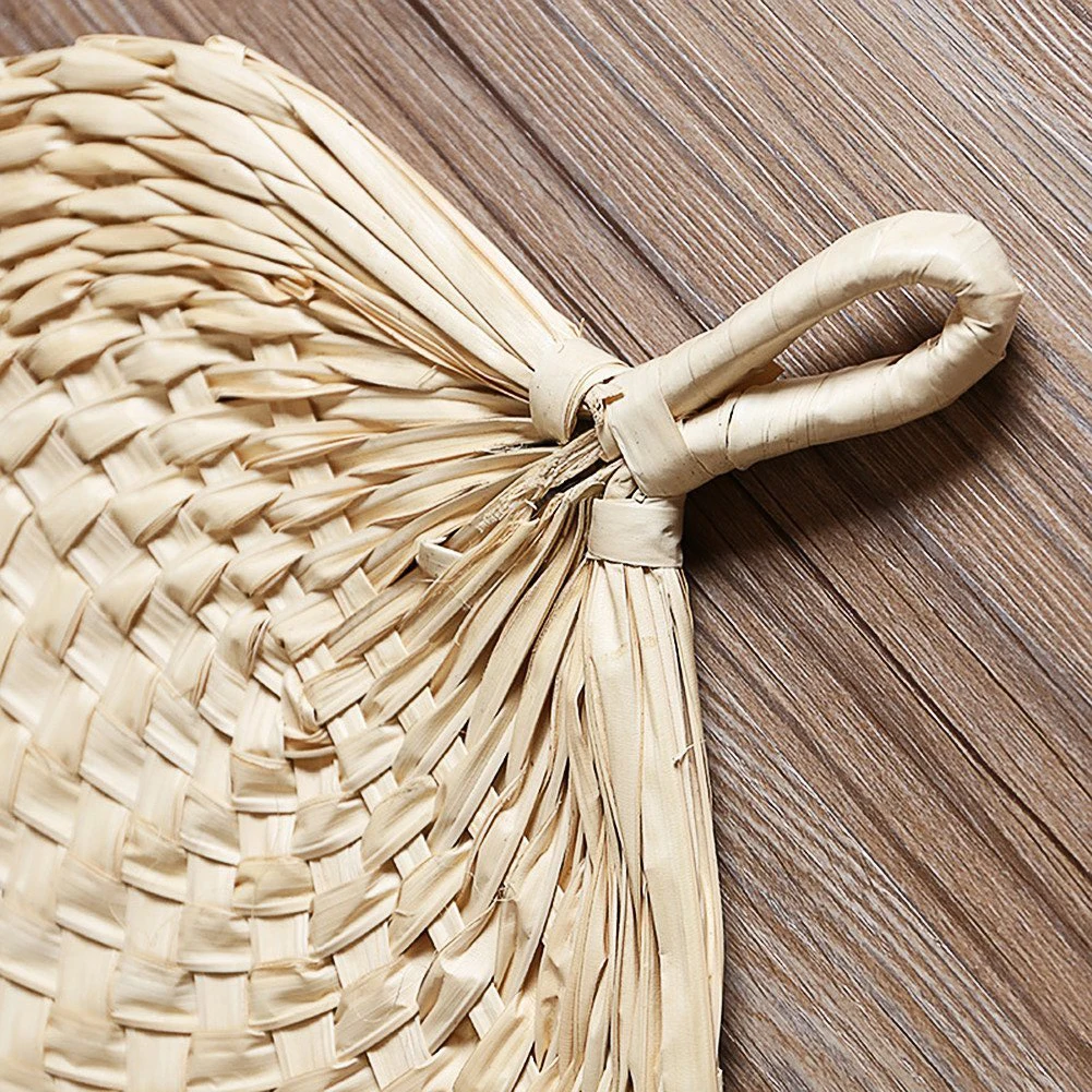 Natural handmade Palm-leaf fan, summer children's fan, daily necessities, Chinese fan, navel fan
Natural handmade Palm-leaf fan, summer children's fan, daily necessities, Chinese fan, navel fan