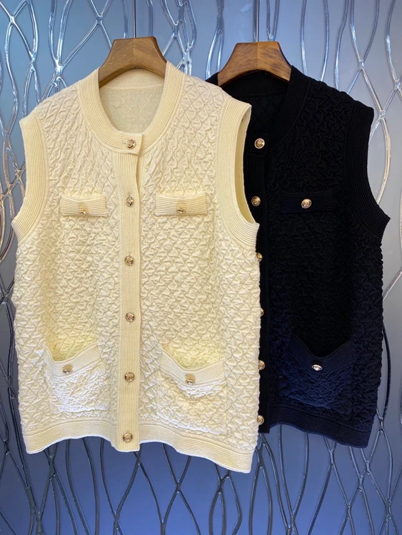 2021 new women fashion round neck symmetrical pocket decoration solid color sleeveless all-match vest top 096
2021 new women fashion round neck symmetrical pocket decoration solid color sleeveless all-match vest top 096