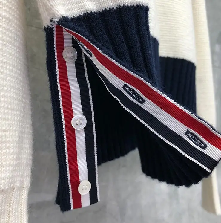 TB THOM BULUO Brand Sweaters Men Slim O-Neck Pullovers Clothing Striped Spliced Wool Thick Autumn Winter Casual Coat 2021 New
TB THOM BULUO Brand Sweaters Men Slim O-Neck Pullovers Clothing Striped Spliced Wool Thick Autumn Winter Casual Coat 2021 New