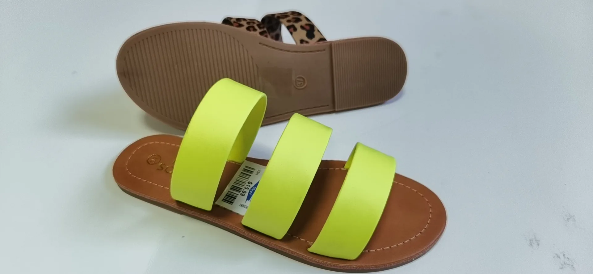 New listing Women's comfortable slippers leopard print matching retro Roman large size flat slippers summer 
New listing Women's comfortable slippers leopard print matching retro Roman large size flat slippers summer