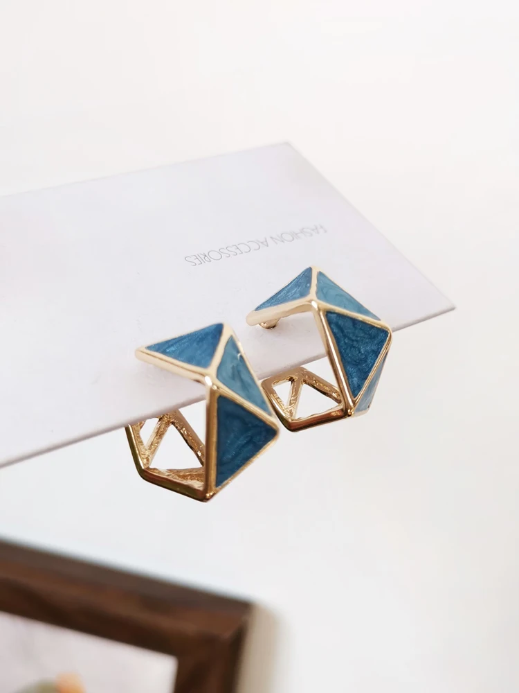 925 Silver Needle Retro Jewelry Geometric Earrings Hot Selling Metal Gold Color Hollow Blue Drop Earrings For Girl Student Gifts 
925 Silver Needle Retro Jewelry Geometric Earrings Hot Selling Metal Gold Color Hollow Blue Drop Earrings For Girl Student Gifts