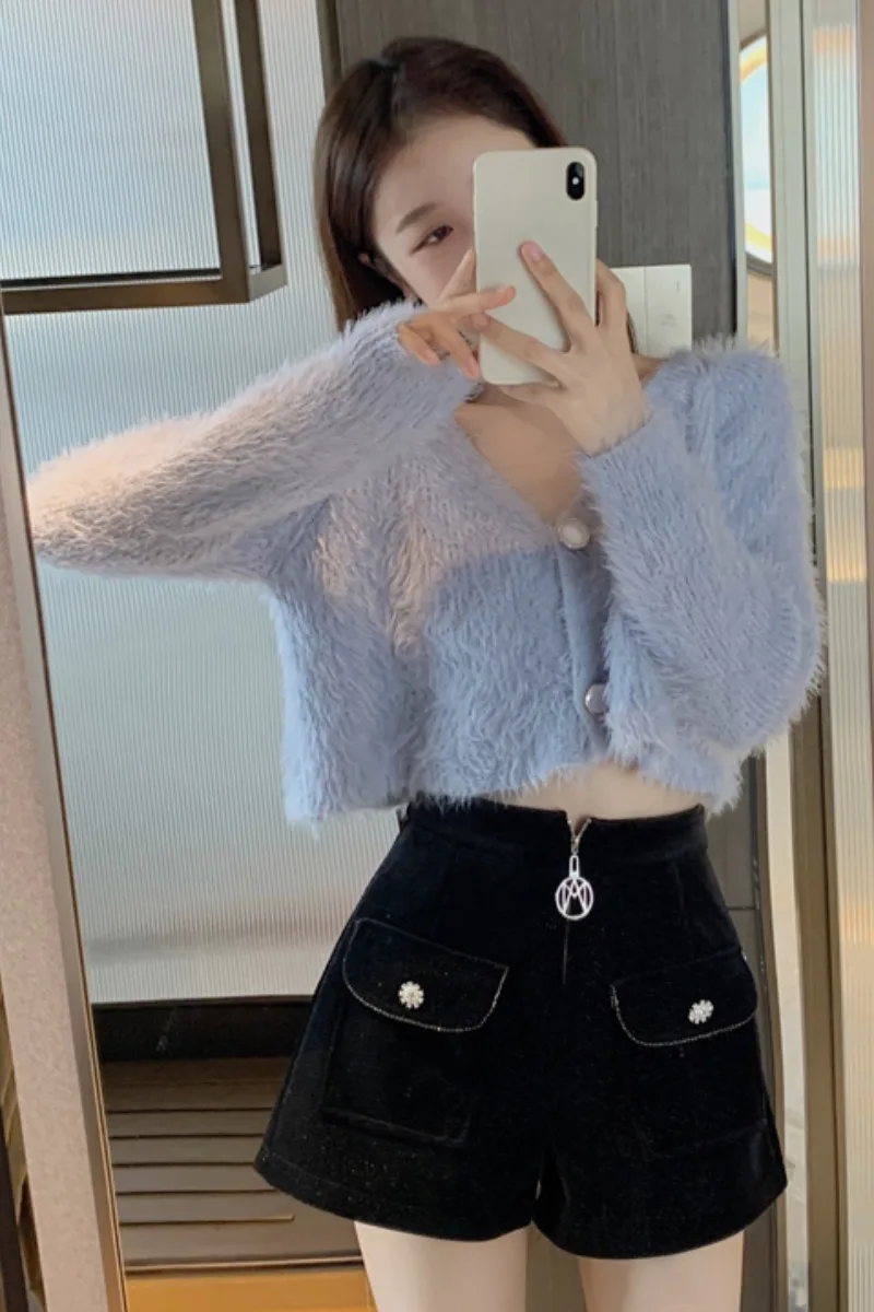 Autumn And Winter New Style Thickened Bright Velvet High Waist Show Thin Wide Leg Shorts Double Pocket Zipper Versatile Boots Pa 
Autumn And Winter New Style Thickened Bright Velvet High Waist Show Thin Wide Leg Shorts Double Pocket Zipper Versatile Boots Pa