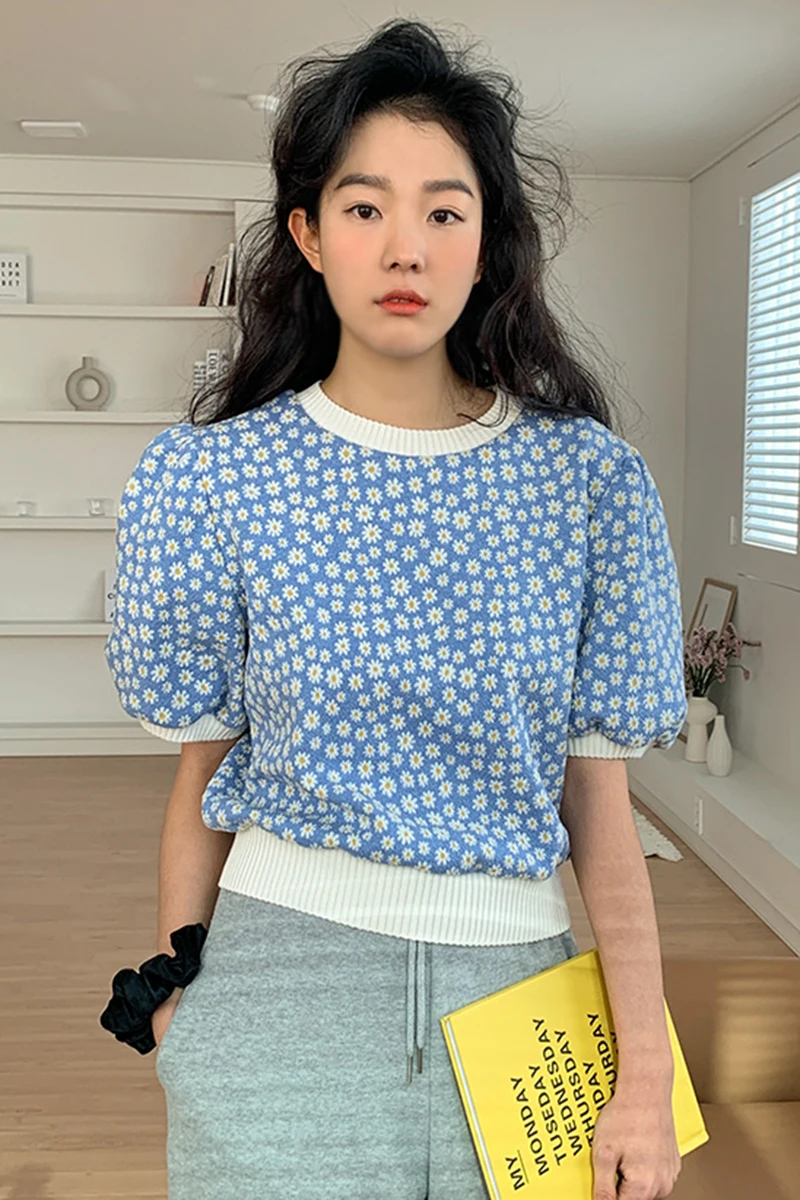 Women Clothes 2021 Korean Fashion Spring Vintage Pullover Loose Casual Short Sleeve Top Puff Sleeve Floral Knitted Sweater
Women Clothes 2021 Korean Fashion Spring Vintage Pullover Loose Casual Short Sleeve Top Puff Sleeve Floral Knitted Sweater