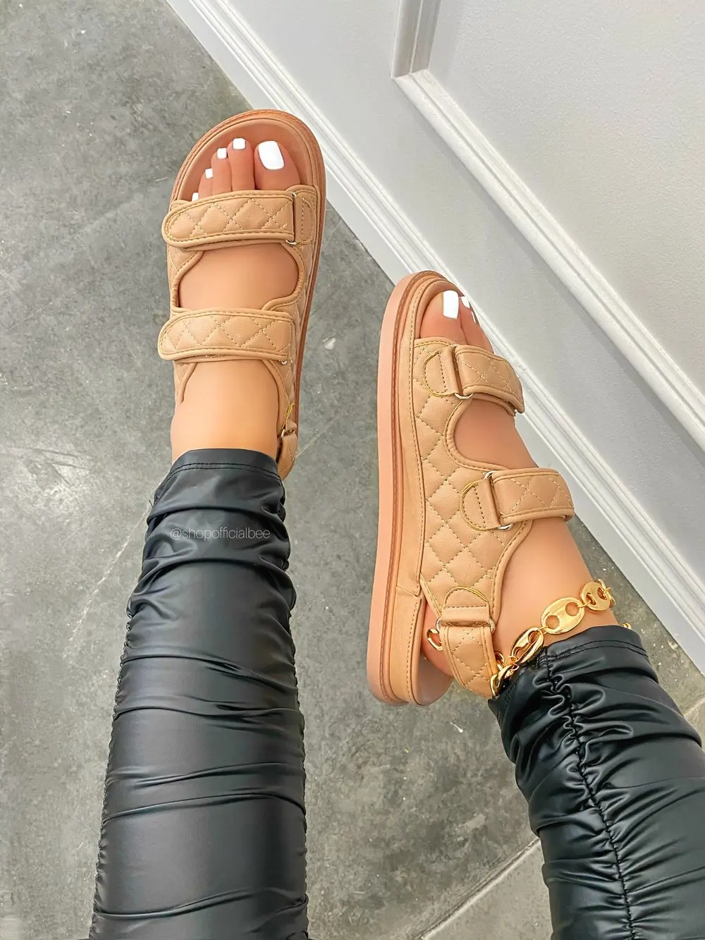 2021 Designer Shoes Woman Sandalie Gladiator Velcro Sandals Women High Quality Ladies Shoes Summer Platform Sandalias De Muje
2021 Designer Shoes Woman Sandalie Gladiator Velcro Sandals Women High Quality Ladies Shoes Summer Platform Sandalias De Muje