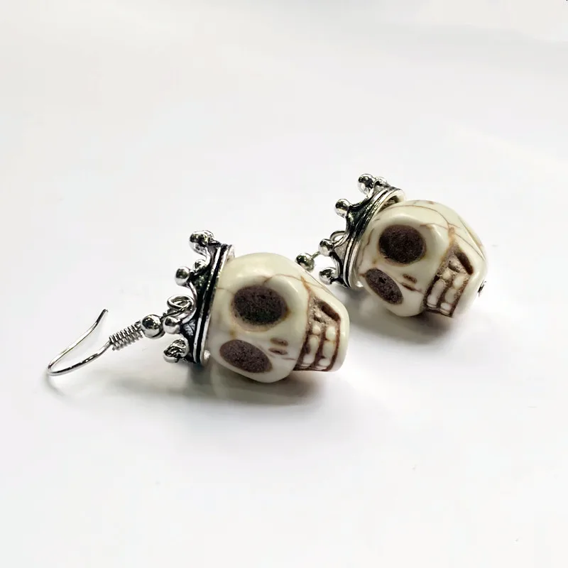 Retro Exaggerated Gothic Crowned Skull Earrings Jewelry Gothic Style Vampire Witchcraft Horror Charm Demon Fashion 2021 Trend
Retro Exaggerated Gothic Crowned Skull Earrings Jewelry Gothic Style Vampire Witchcraft Horror Charm Demon Fashion 2021 Trend