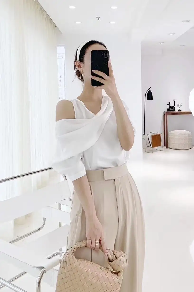 COIGARSAM Short Sleeve blouse women New Summer Loose Chiffon blusas womens tops and blouses Black White 8222
COIGARSAM Short Sleeve blouse women New Summer Loose Chiffon blusas womens tops and blouses Black White 8222