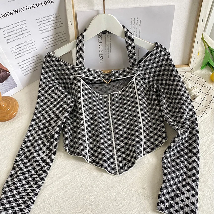 Топ женский клетчатый асимметричный с воротником-халтером и длинным рукавом
Топ женский клетчатый асимметричный с воротником-халтером и длинным рукавом