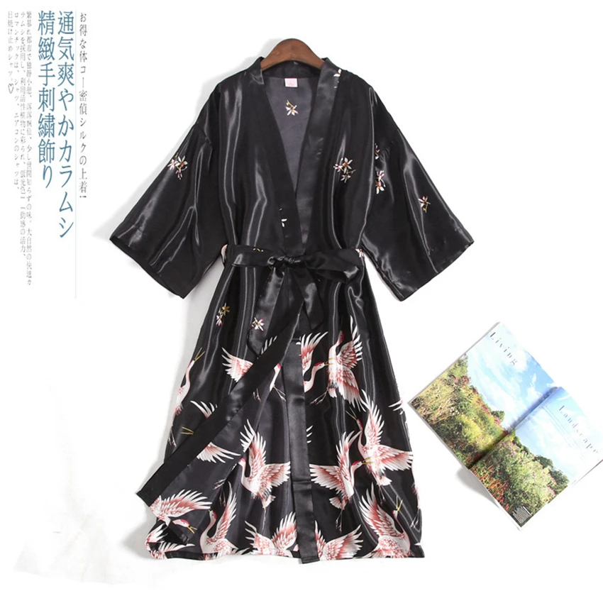 Summer Cardigan Japanese Style Crane Women Kimono Satin Yukata Vintage Nightgown Plus Haori Pajamas Party Spa Korean Long Robe
Summer Cardigan Japanese Style Crane Women Kimono Satin Yukata Vintage Nightgown Plus Haori Pajamas Party Spa Korean Long Robe