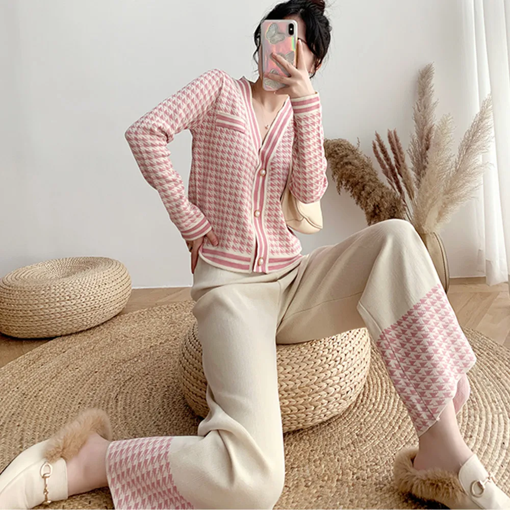 Autumn Women Knit Houndstooth Cardigan Sweater Coat+ High Waist Wide Leg Pants Sets Elegant Single-Breasted Jacket Trousers Suit
Autumn Women Knit Houndstooth Cardigan Sweater Coat+ High Waist Wide Leg Pants Sets Elegant Single-Breasted Jacket Trousers Suit