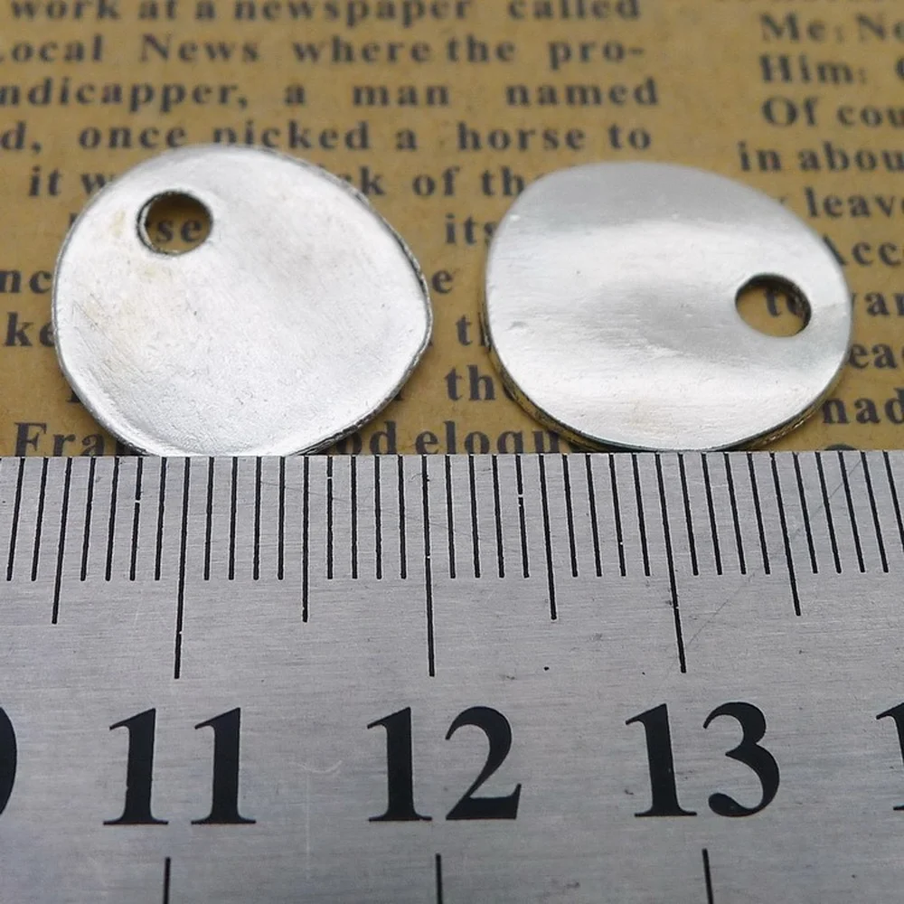 150pcs Blank Round Charms 17mm x 18mm DIY Jewelry Making Pendant Antique Silver Color
150pcs Blank Round Charms 17mm x 18mm DIY Jewelry Making Pendant Antique Silver Color